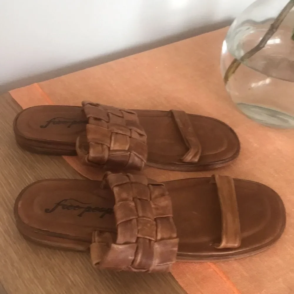 Free People Winding River Leather Slip On Sandal size 7